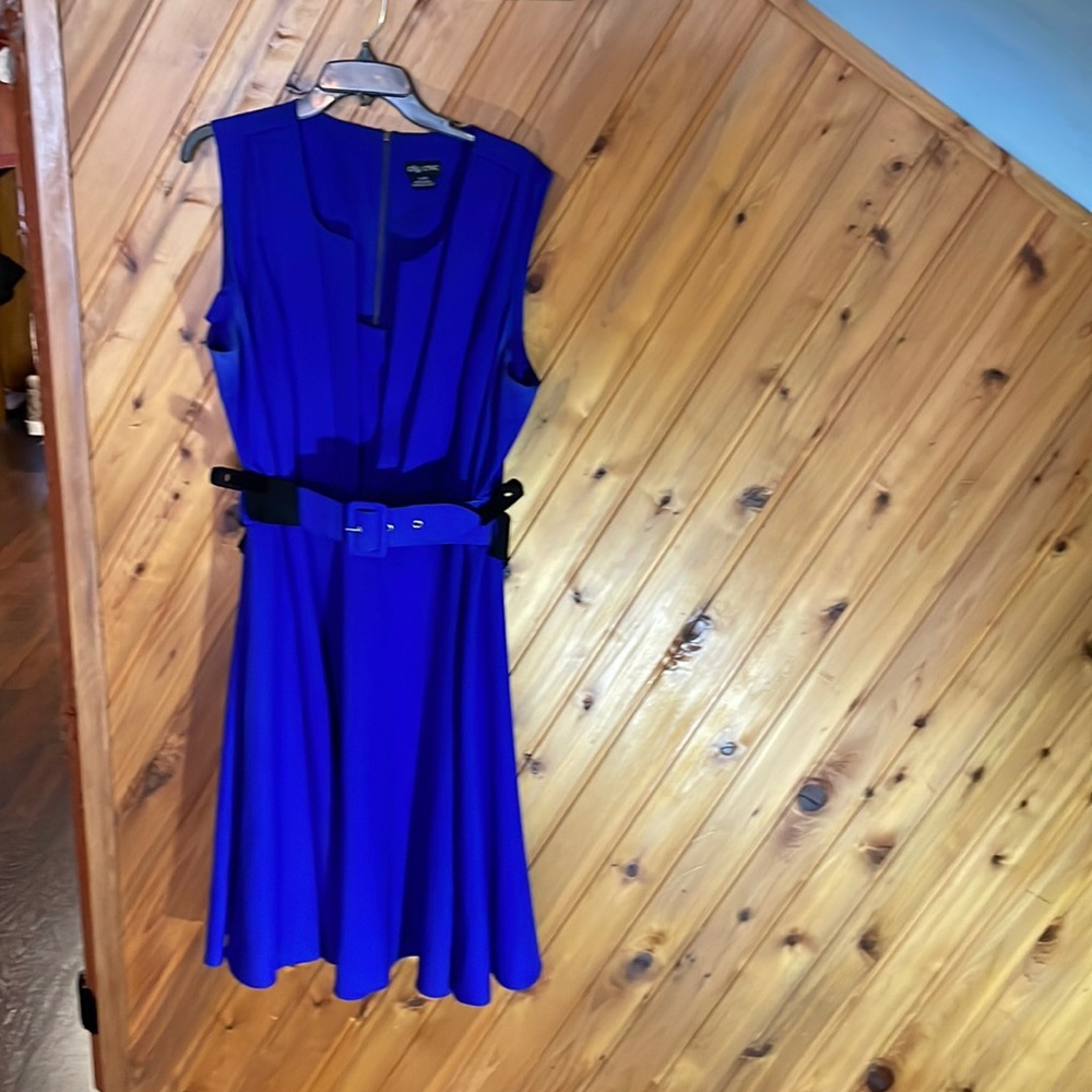 City chic blue belted dress